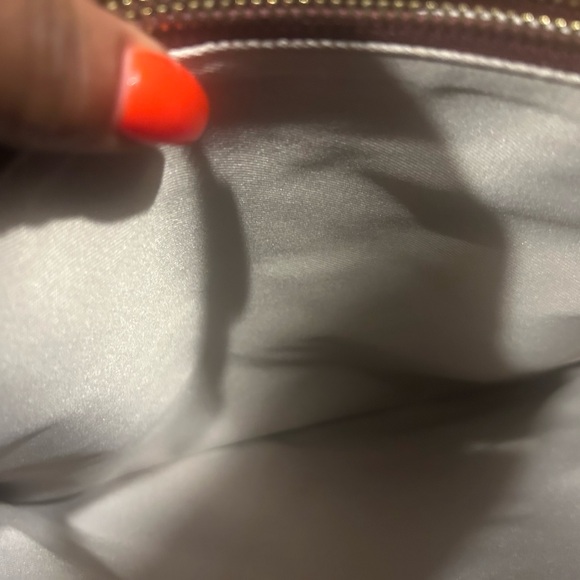 Valentino Red Tote Bag Sleek Leather Design - Picture 5 of 10